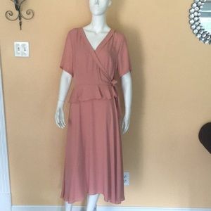 Gibson & Latimer dress dusty pink size M
